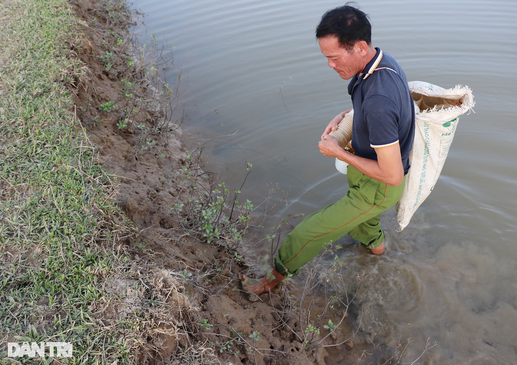 Độc chiêu săn loài nhiều chân chạy nhanh như gió - Ảnh 9.