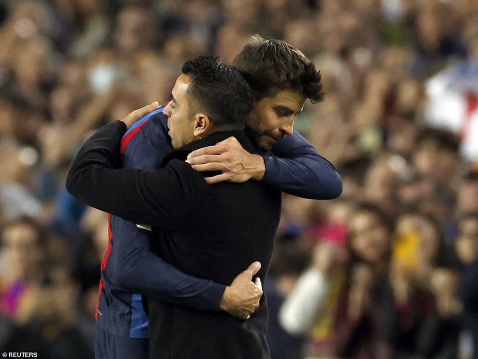 Barcelona lên ngôi đầu bảng La Liga trong ngày chia tay Pique đầy cảm xúc - 10