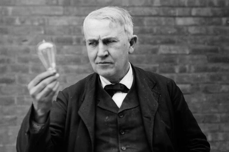 Ai phát minh ra bóng đèn? Khoa học: Không phải Edison - 2