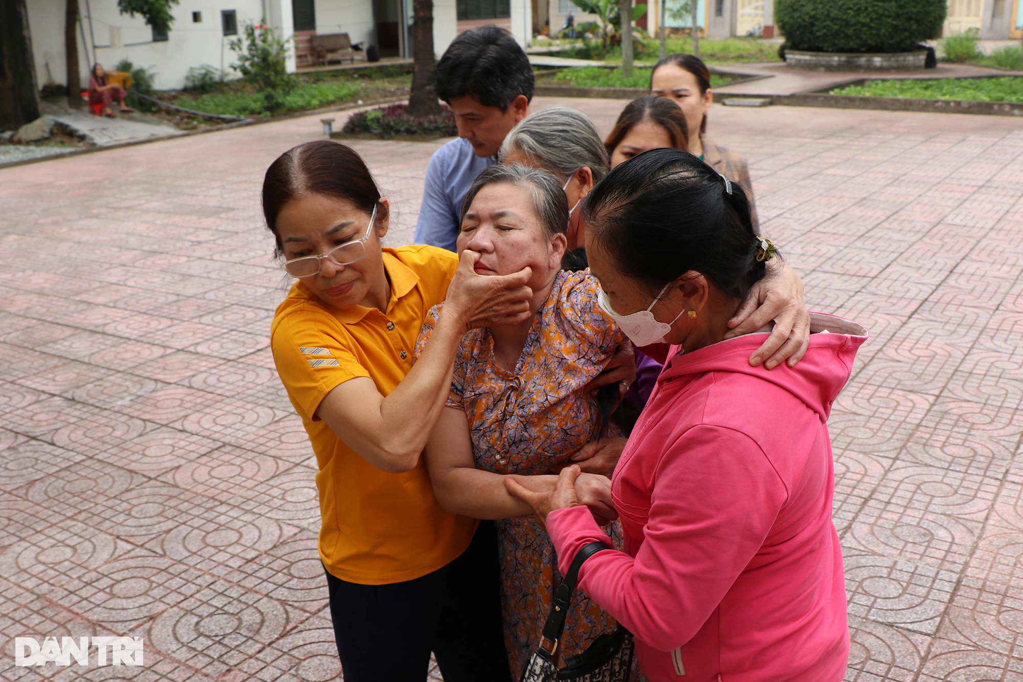 Người phụ nữ lưu lạc 20 năm: Mẹ ơi, tìm thấy em rồi! - 4