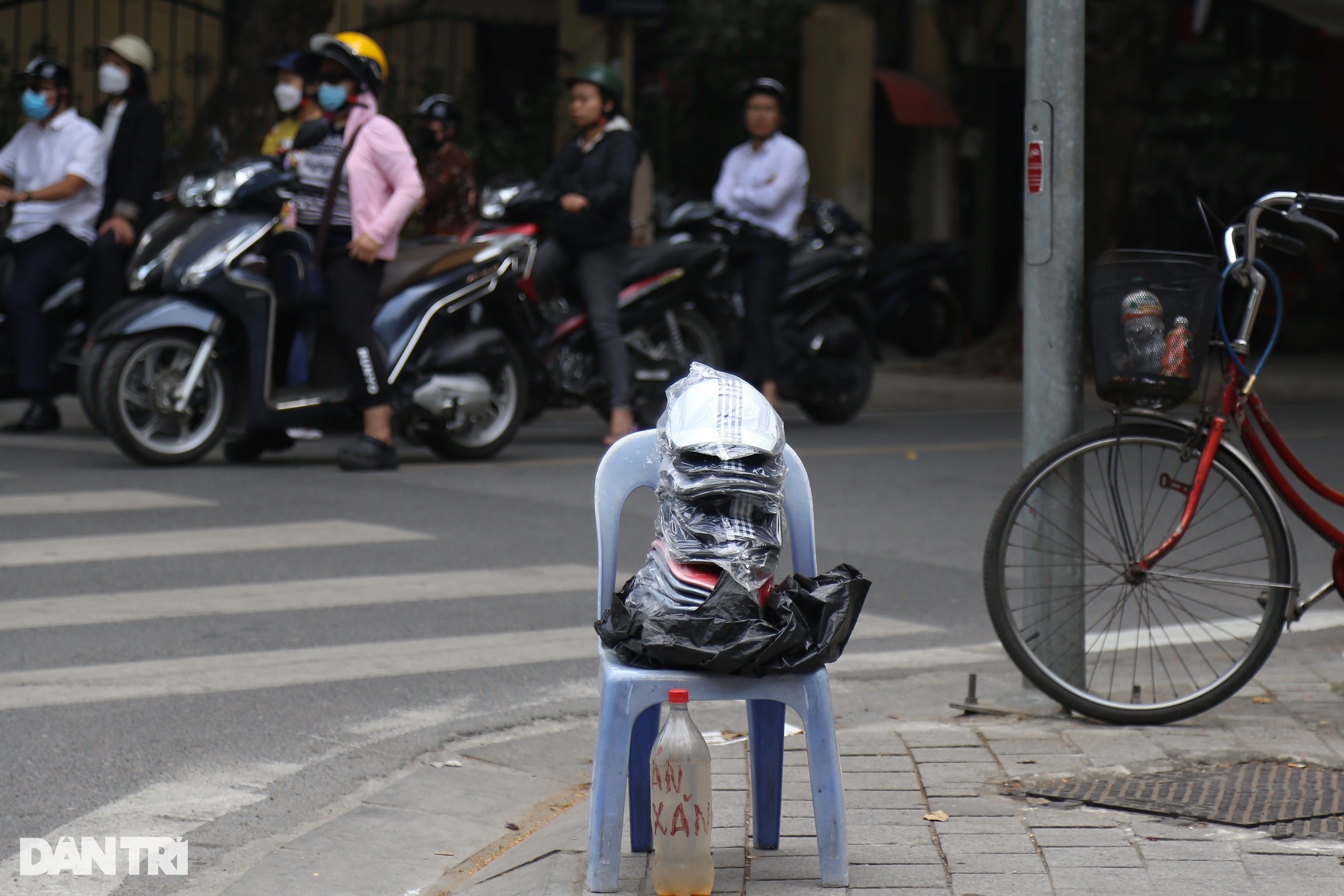 Cây xăng vỉa hè như cỏ dại, vừa cắt lại mọc um tùm - 7