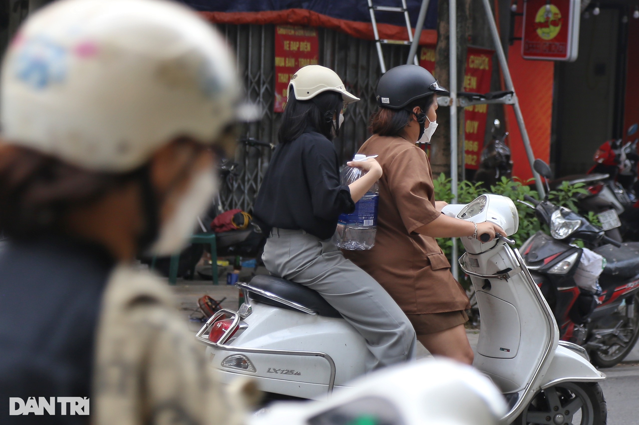 Cây xăng vỉa hè như cỏ dại, vừa cắt lại mọc um tùm - 10 Cây xăng vỉa hè như cỏ dại, vừa cắt lại mọc um tùm - 10