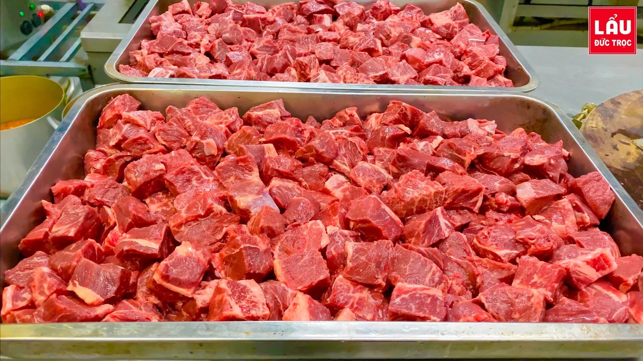 Trải nghiệm vị bò lúc lắc chuẩn Âu tại Lẩu Đức Trọc - 3 Trải nghiệm vị bò lúc lắc chuẩn Âu tại Lẩu Đức Trọc - 3