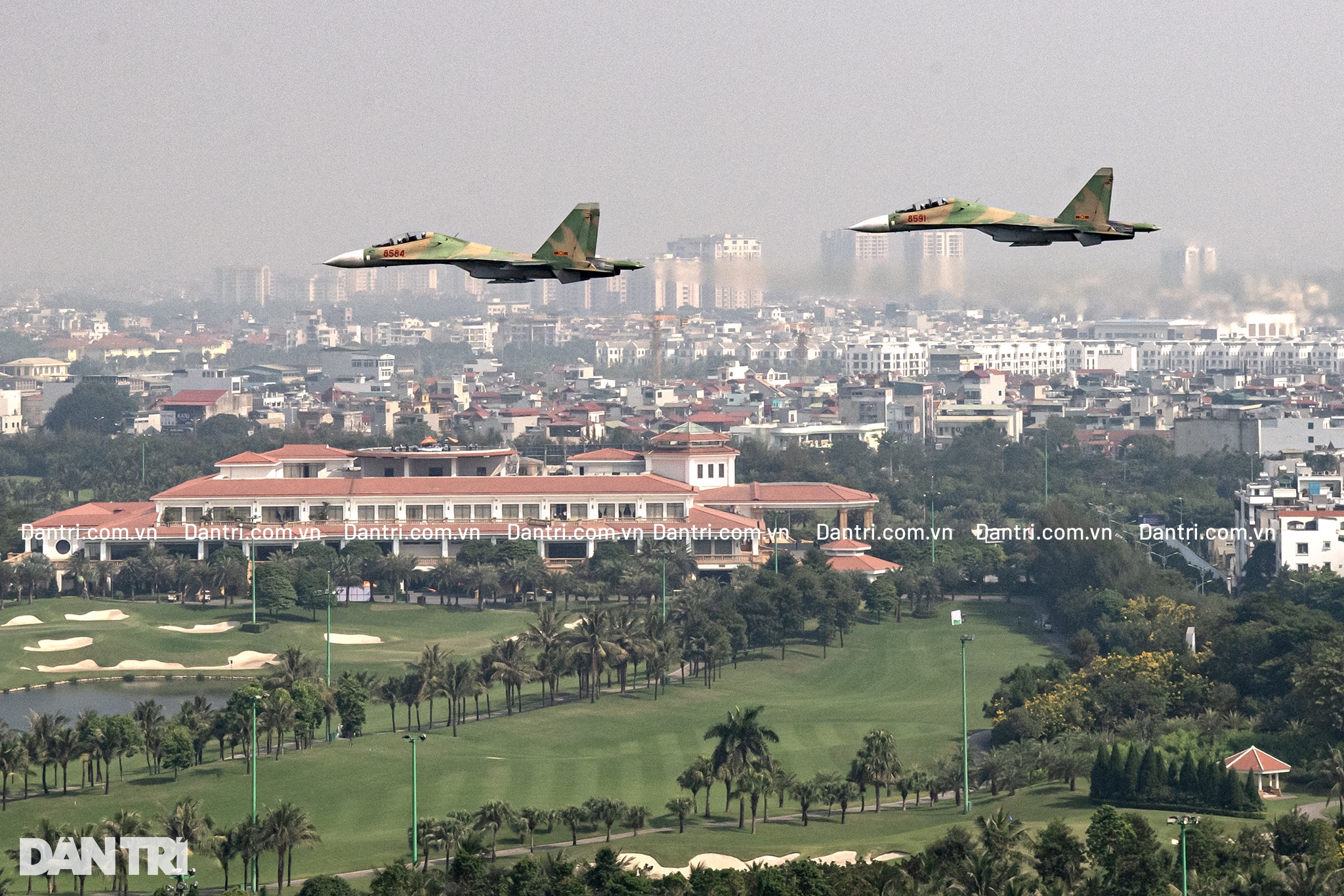 24 giờ chuẩn bị cho Hổ mang chúa Su-30MK2 cất cánh - 19 24 giờ chuẩn bị cho Hổ mang chúa Su-30MK2 cất cánh - 19
