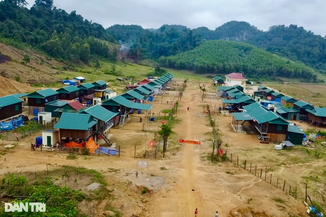 Cuộc sống mới của 34 hộ dân người Bru-Vân Kiều giữa đại ngàn Trường Sơn - 1