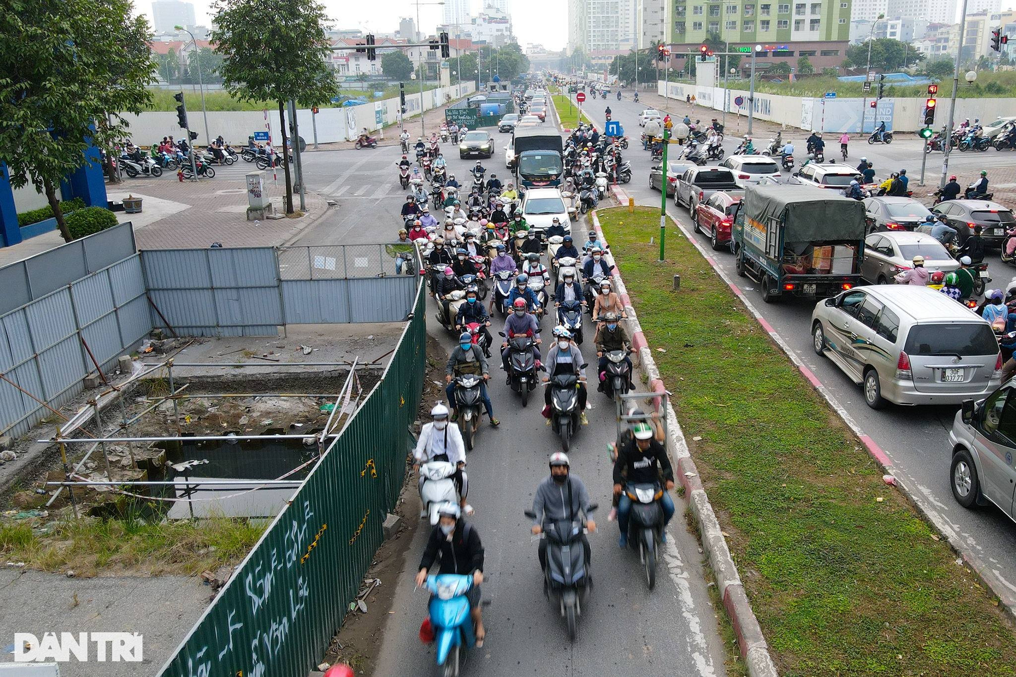 Loạt 9 lô cốt nằm bất động nhiều năm trên tuyến đường dài 1,2km tại Hà Nội - 8