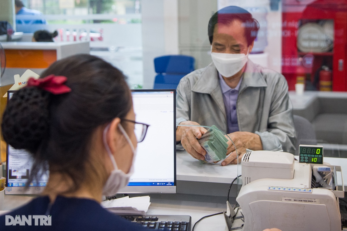 Mất việc, giảm lương dịp cuối năm, công nhân quay cuồng lo mất Tết - 6 Mất việc, giảm lương dịp cuối năm, công nhân quay cuồng lo mất Tết - 6