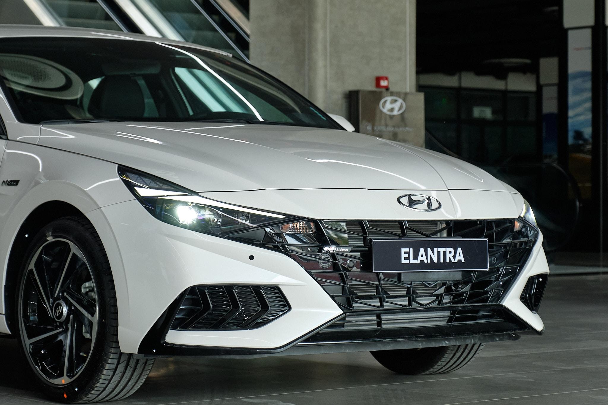 View - Hyundai Elantra N-Line: hút mắt từ mọi góc nhìn, trang bị hấp dẫn, động cơ là điểm nhấn | Báo Dân trí