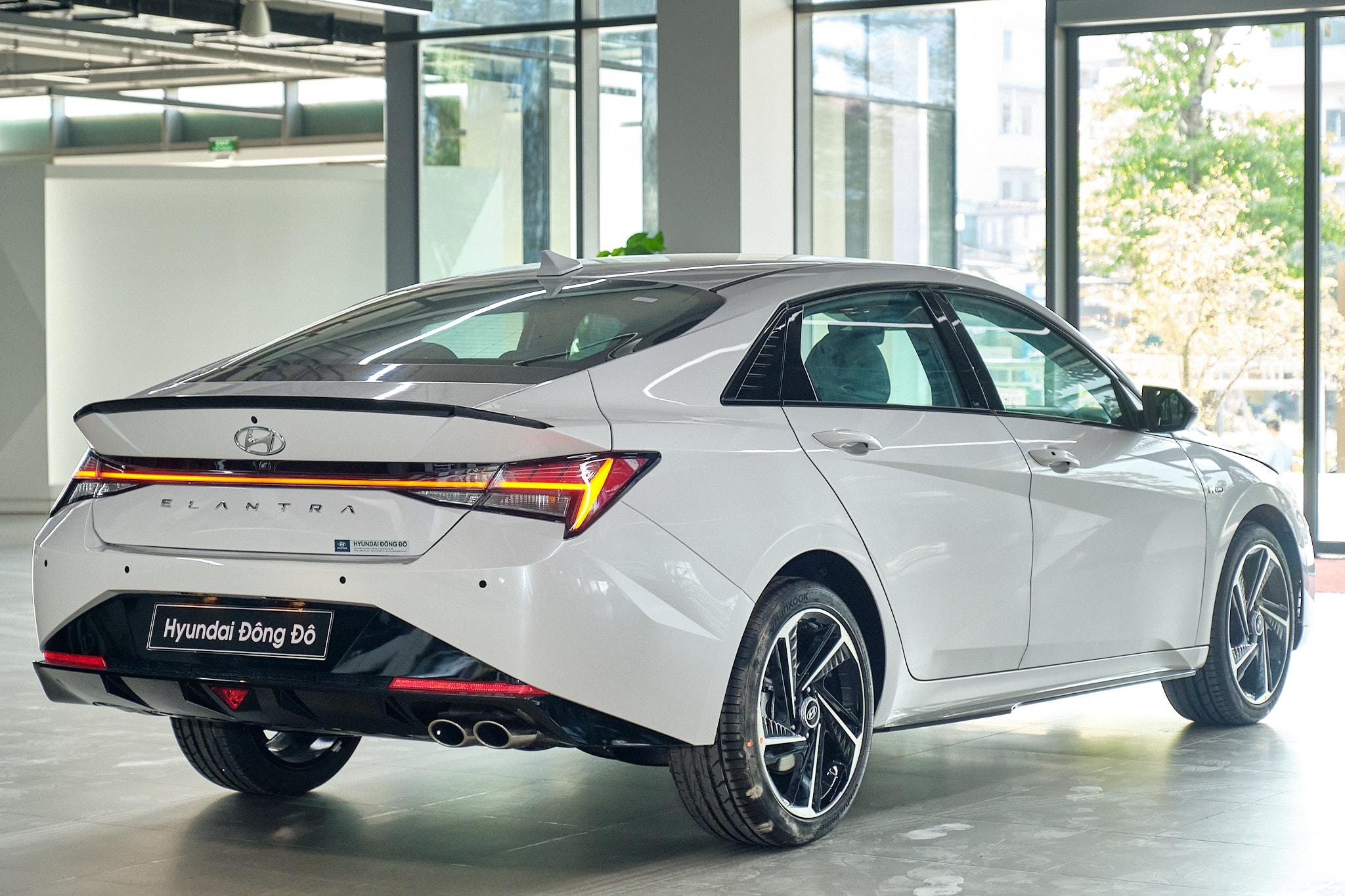 View - Hyundai Elantra N-Line: hút mắt từ mọi góc nhìn, trang bị hấp dẫn, động cơ là điểm nhấn | Báo Dân trí