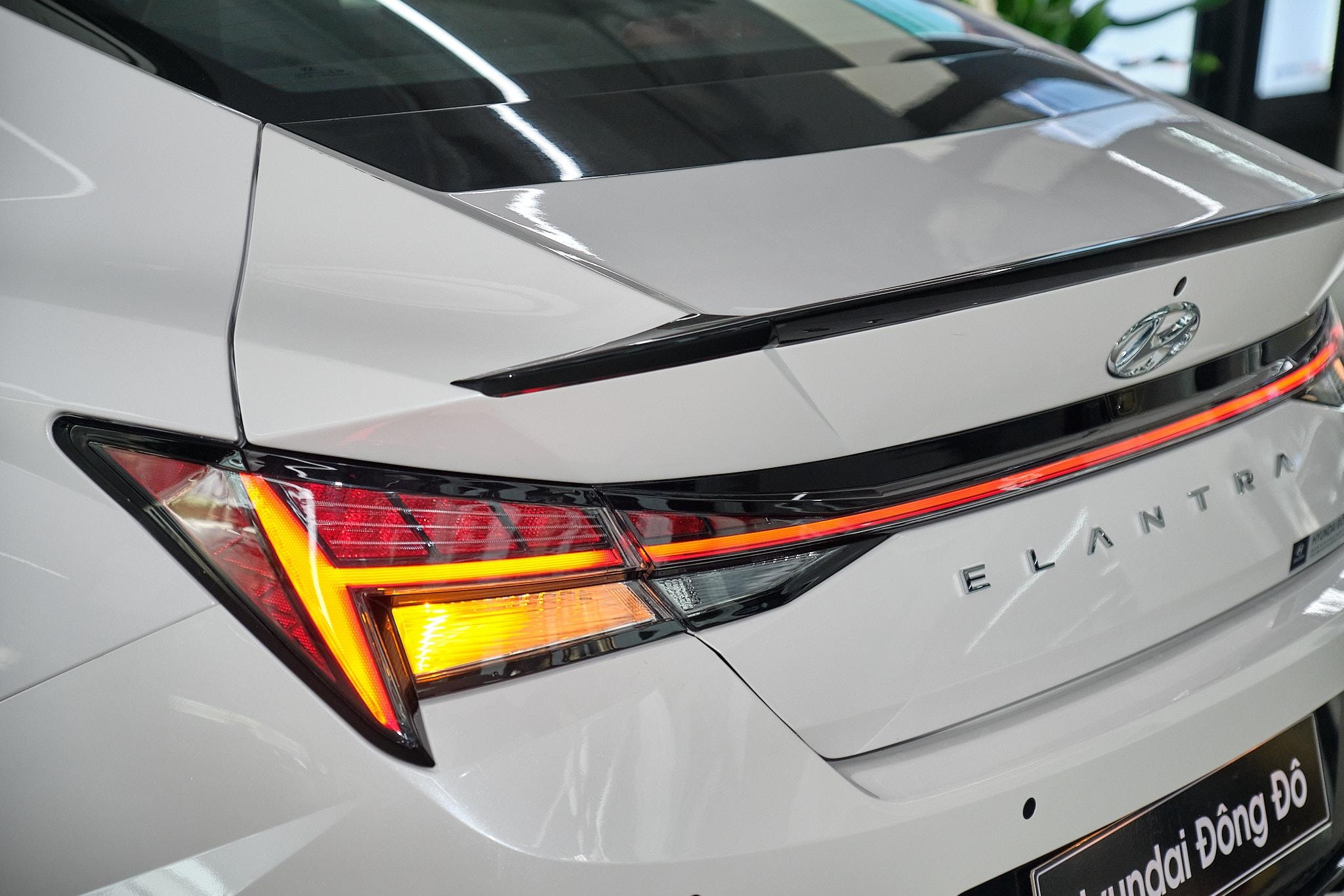 View - Hyundai Elantra N-Line: hút mắt từ mọi góc nhìn, trang bị hấp dẫn, động cơ là điểm nhấn | Báo Dân trí