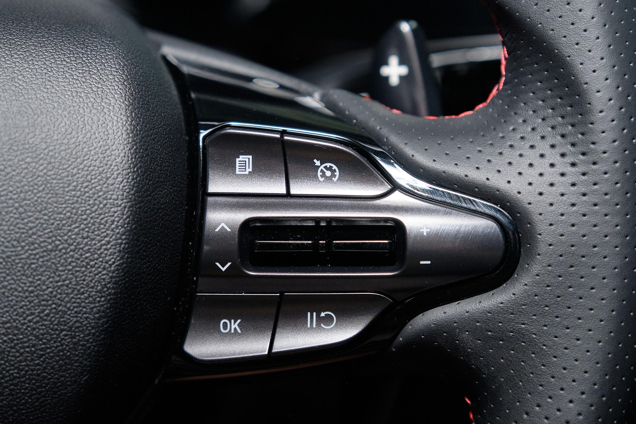 View - Hyundai Elantra N-Line: hút mắt từ mọi góc nhìn, trang bị hấp dẫn, động cơ là điểm nhấn | Báo Dân trí