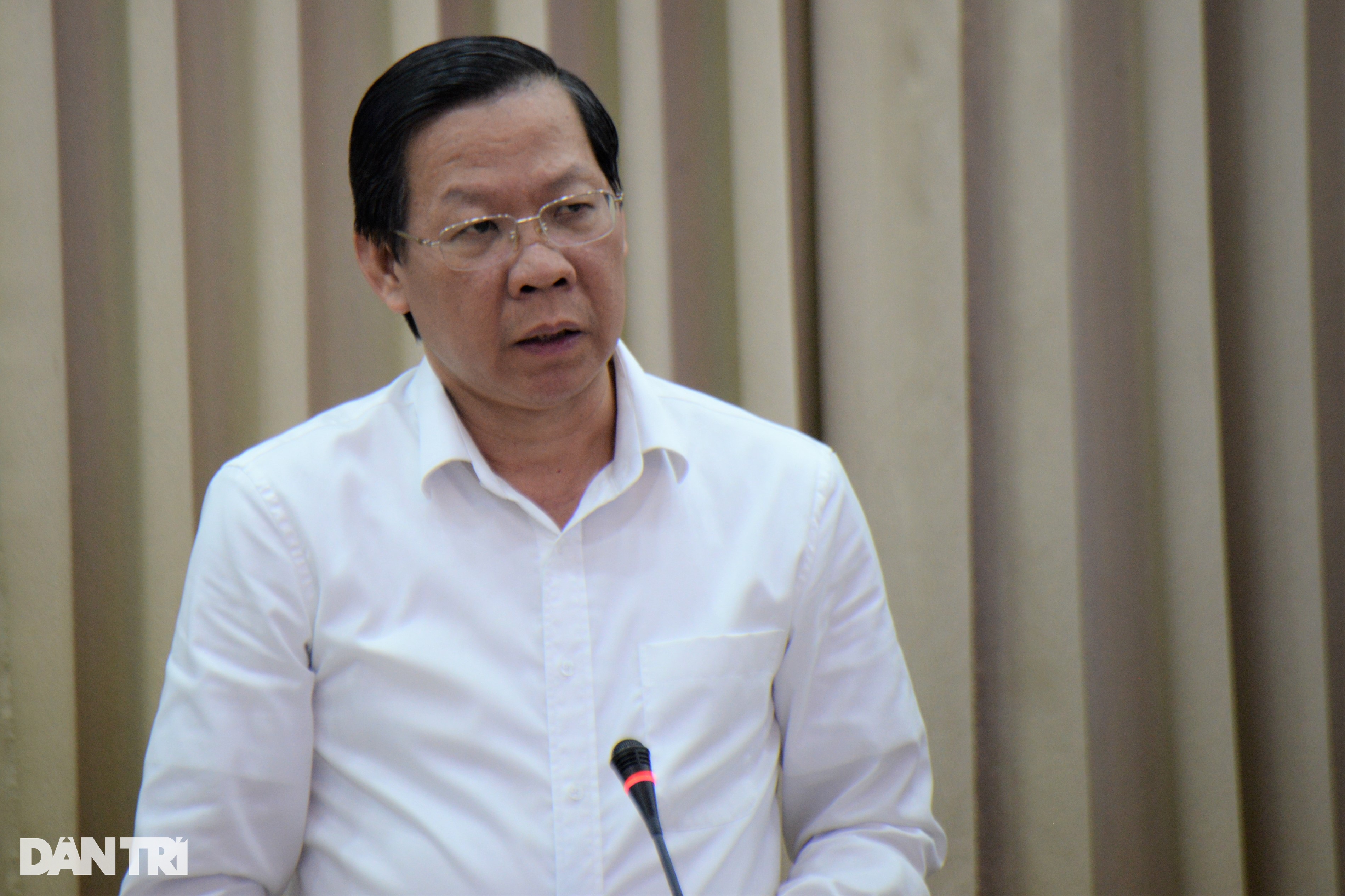 Chủ tịch TPHCM: Quy hoạch chức năng từng vỉa hè để chấn chỉnh bát nháo - 2 Chủ tịch TPHCM: Quy hoạch chức năng từng vỉa hè để chấn chỉnh bát nháo - 2