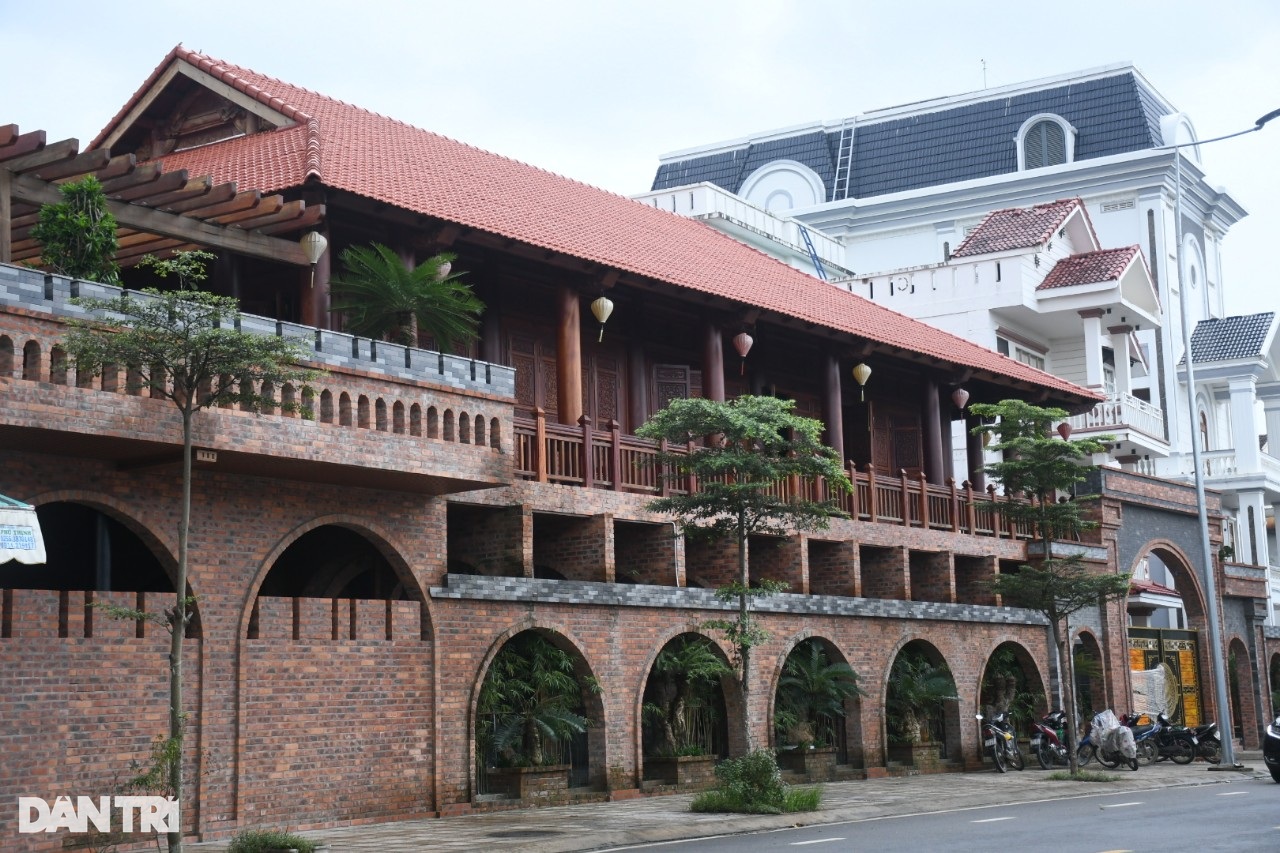 Đại gia xây biệt thự trên đất lúa: Tôi sai rồi, cho tôi cơ hội sửa chữa - 2 Đại gia xây biệt thự trên đất lúa: Tôi sai rồi, cho tôi cơ hội sửa chữa - 2