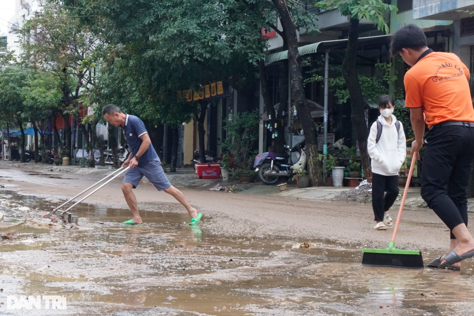 Mưa ngập ở Quy Nhơn lớn chưa từng thấy - 3