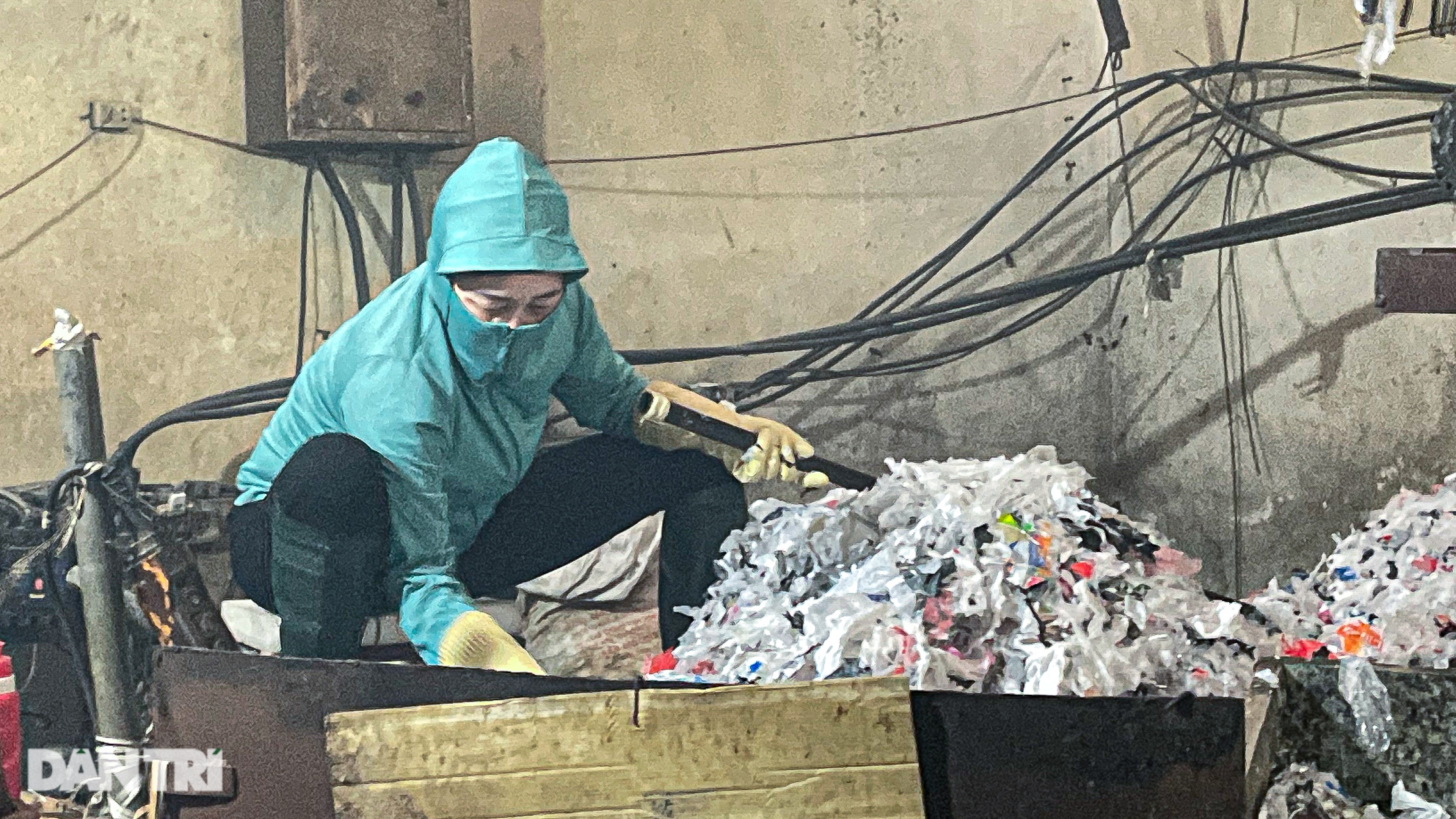 Rùng mình công nghệ tái chế nilon bẩn ở làng xay rác lớn nhất Việt Nam - 6 Rùng mình công nghệ tái chế nilon bẩn ở làng xay rác lớn nhất Việt Nam - 6