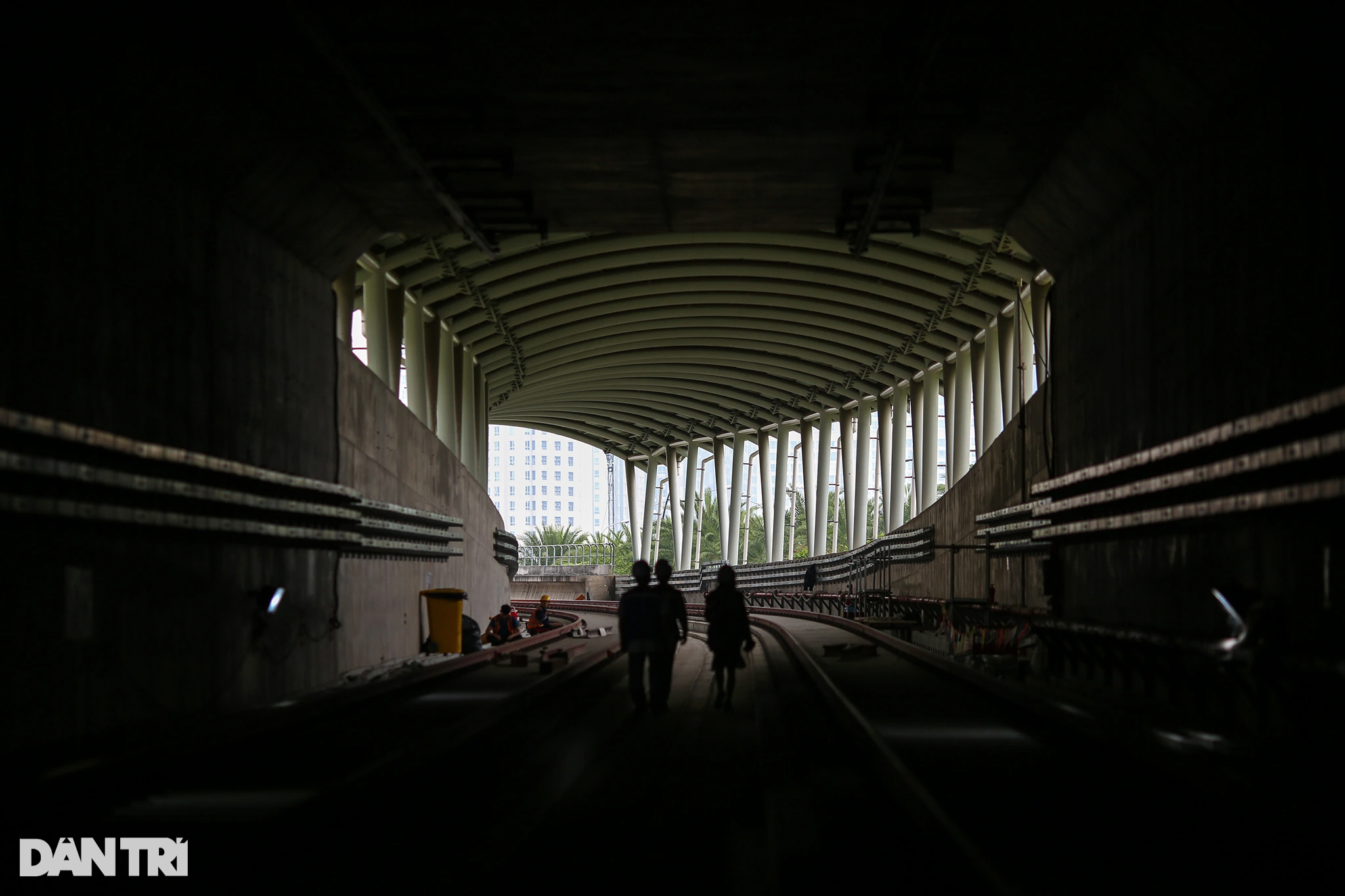 Cận cảnh hai ga ngầm metro đầu tiên hoàn thiện 100% kết cấu ở TPHCM - 13
