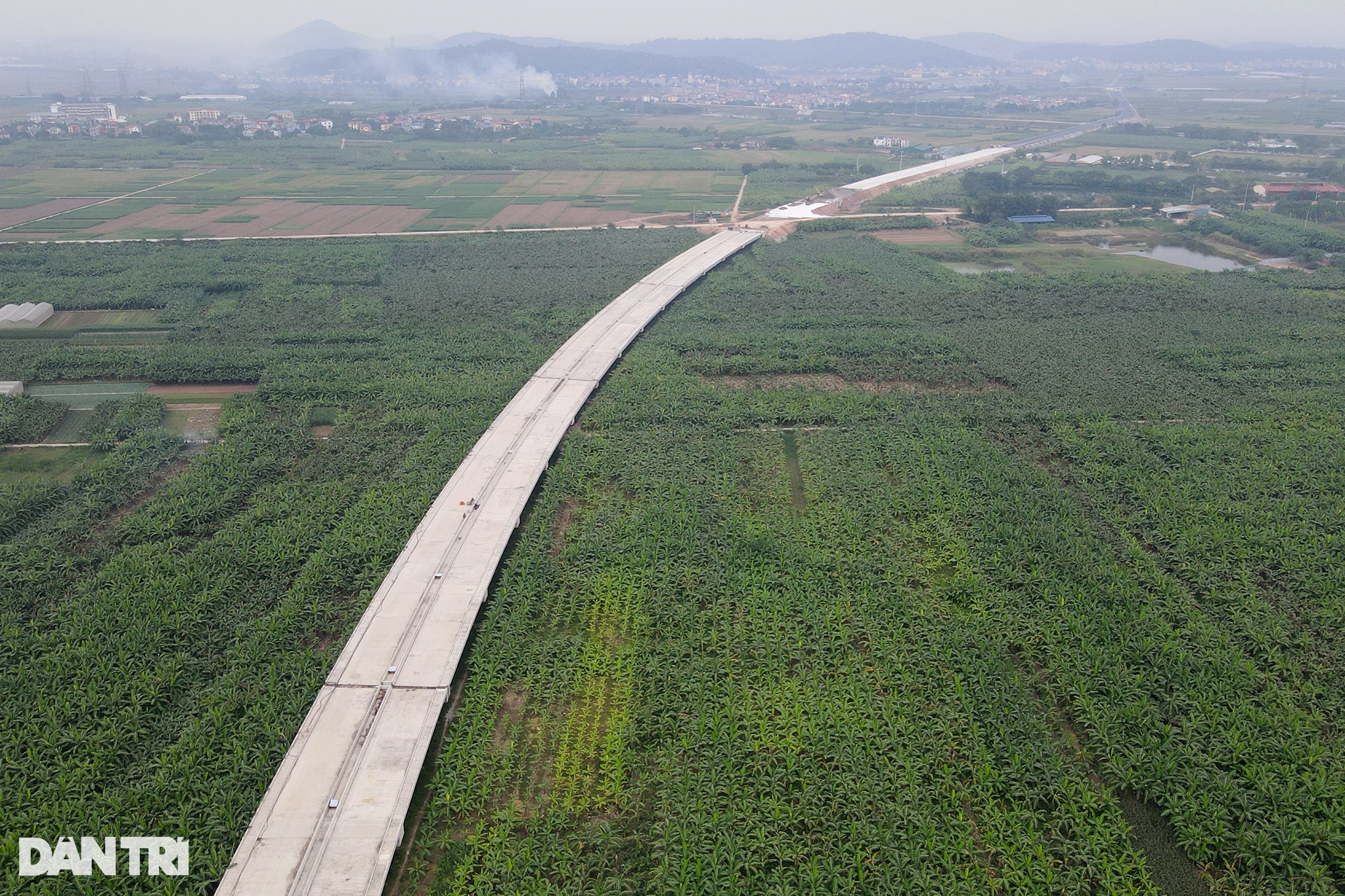 Công trường cầu vòm thép cao nhất Việt Nam trên sông Đuống - 12