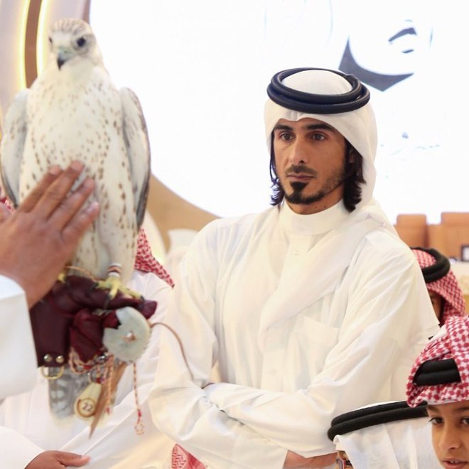 Hoàng tử Qatar nổi tiếng nhờ World Cup: Điển trai, phong độ và thành đạt - 3