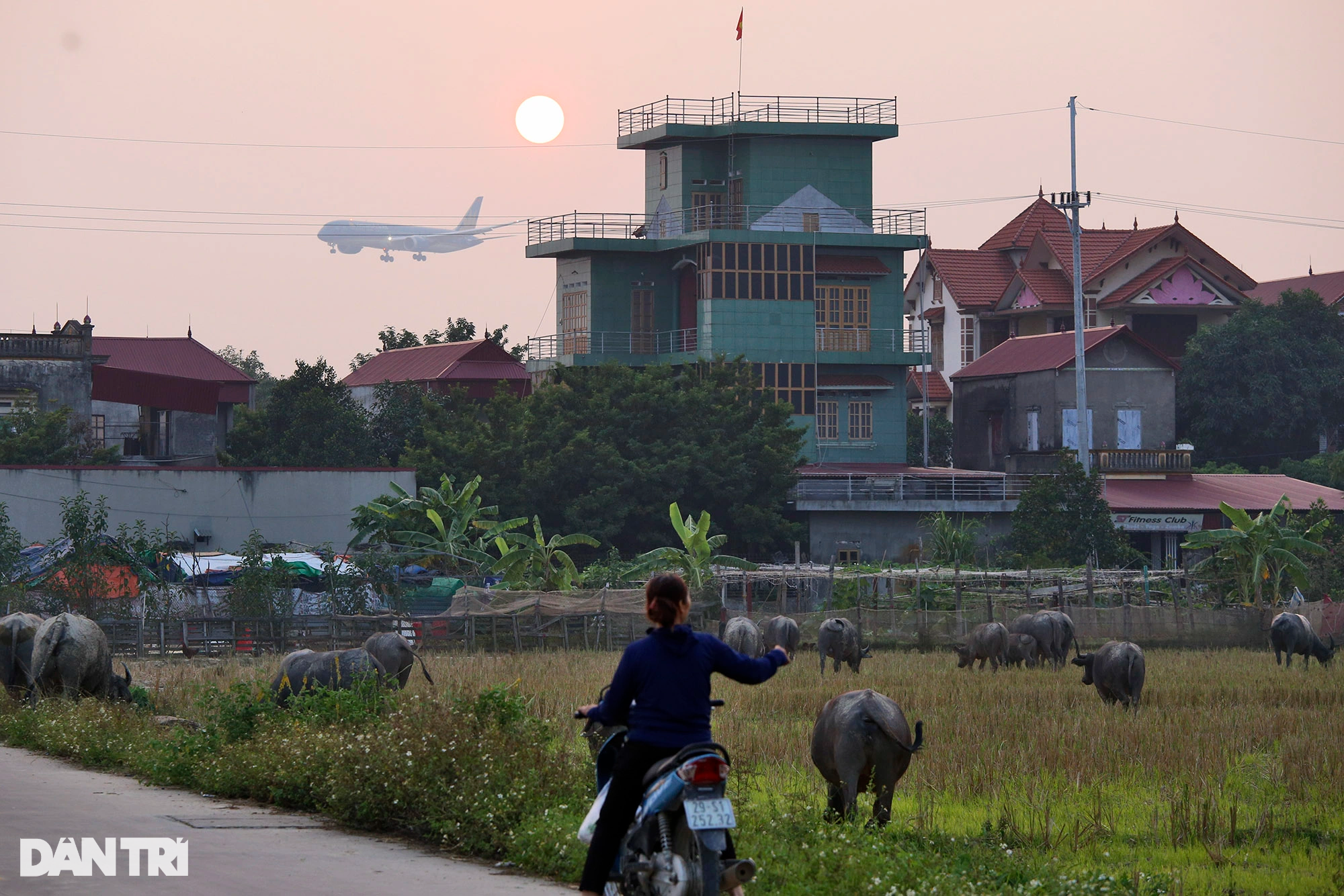 Sống dưới những chuyến bay - 9