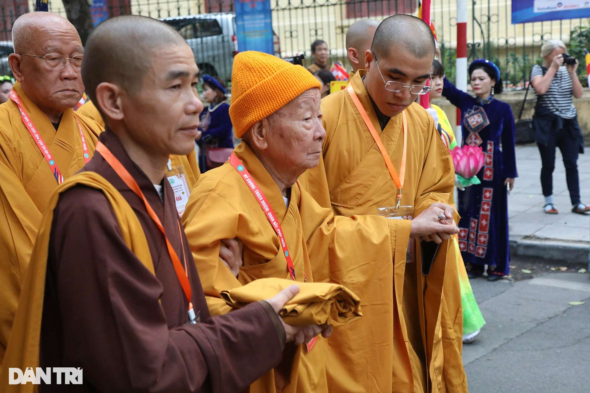 Lễ cung nghinh chư Tôn đức Giáo phẩm chào mừng Đại hội Phật giáo Việt Nam - 6