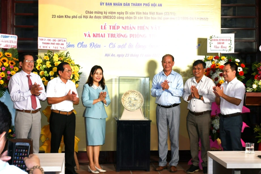 Hội An trưng bày gốm Chu Đậu được trục vớt ở vùng biển Cù Lao Chàm - 1
