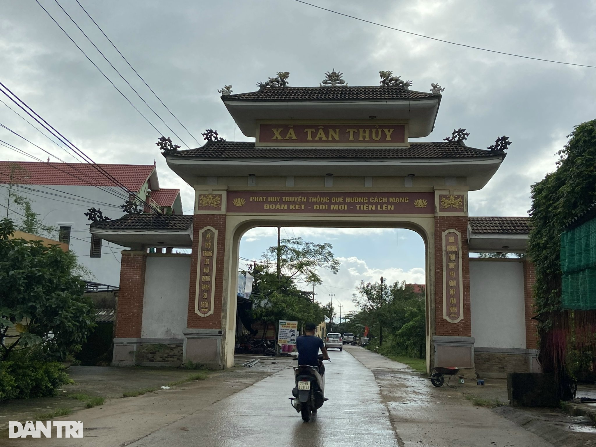 Chấn chỉnh việc trẻ sơ sinh cũng phải nộp tiền nông thôn mới - 1 Chấn chỉnh việc trẻ sơ sinh cũng phải nộp tiền nông thôn mới - 1
