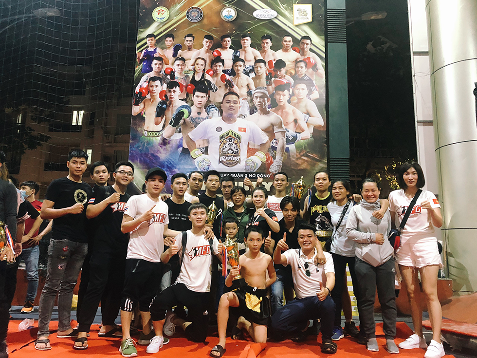 Chàng trai hy sinh tuổi xuân để làm cha, làm thầy 13 đứa trẻ - 10 Chàng trai hy sinh tuổi xuân để làm cha, làm thầy 13 đứa trẻ - 10