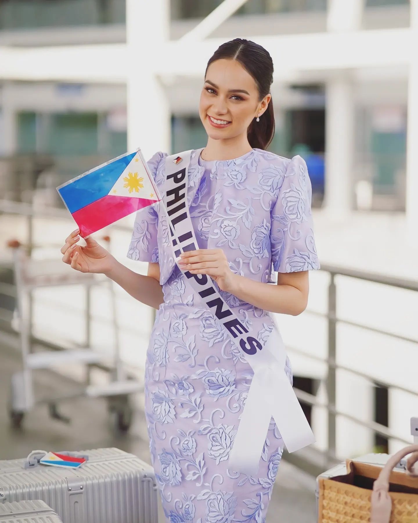 Nhan sắc Việt biết 4 ngoại ngữ được dự đoán là Á hậu Hoa hậu Quốc tế 2022 - 3