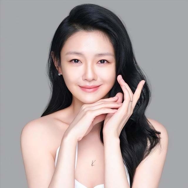 真のニュース Tu Hy Vien と彼女の新しい夫が結婚契約に署名しました - 写真 5. 真のニュース Tu Hy Vien と彼女の新しい夫が結婚契約に署名しました - 写真 5.