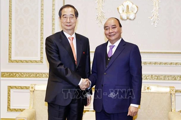 Chủ tịch nước Nguyễn Xuân Phúc hội kiến Thủ tướng Hàn Quốc - 1