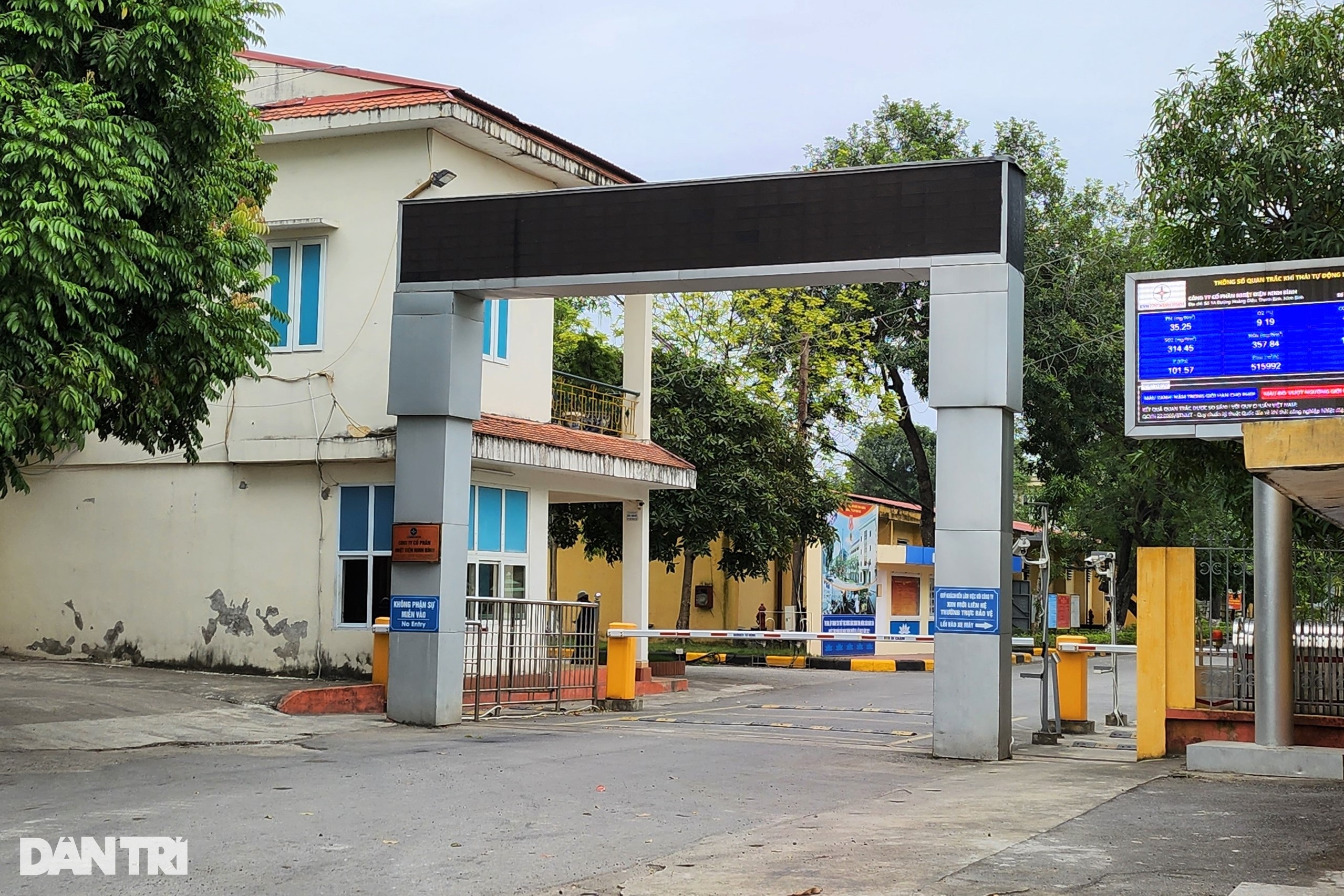 Ninh Bình muốn dừng nhà máy nhiệt điện 50 năm tuổi giữa thành phố - 1 Ninh Bình muốn dừng nhà máy nhiệt điện 50 năm tuổi giữa thành phố - 1