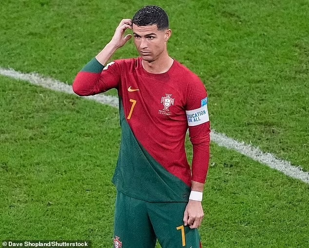 Ronaldo chính thức phủ nhận việc gia nhập đội bóng Saudi Arabia - 1
