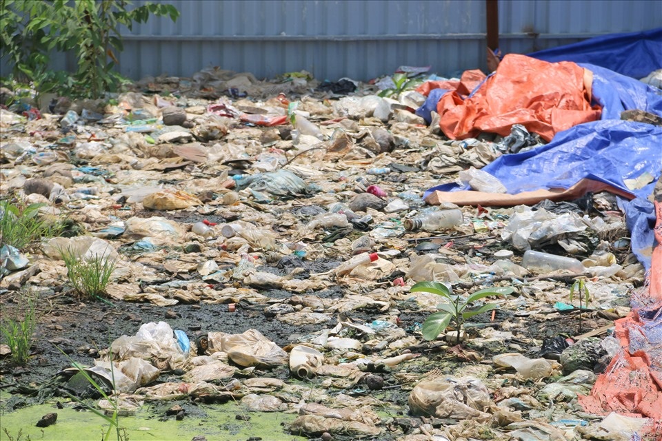 Hàng chục nghìn tấn rác thải bủa vây thành phố Hòa Bình - 5
