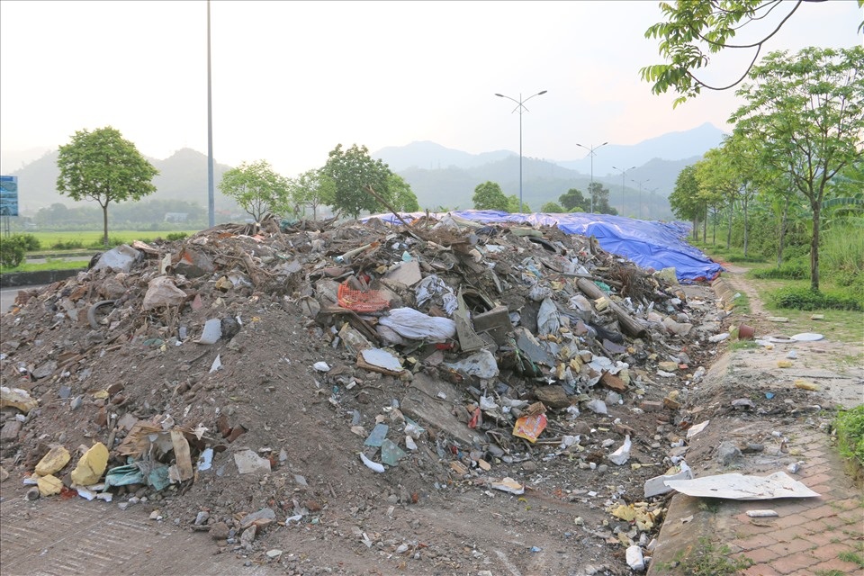 Hàng chục nghìn tấn rác thải bủa vây thành phố Hòa Bình - 8