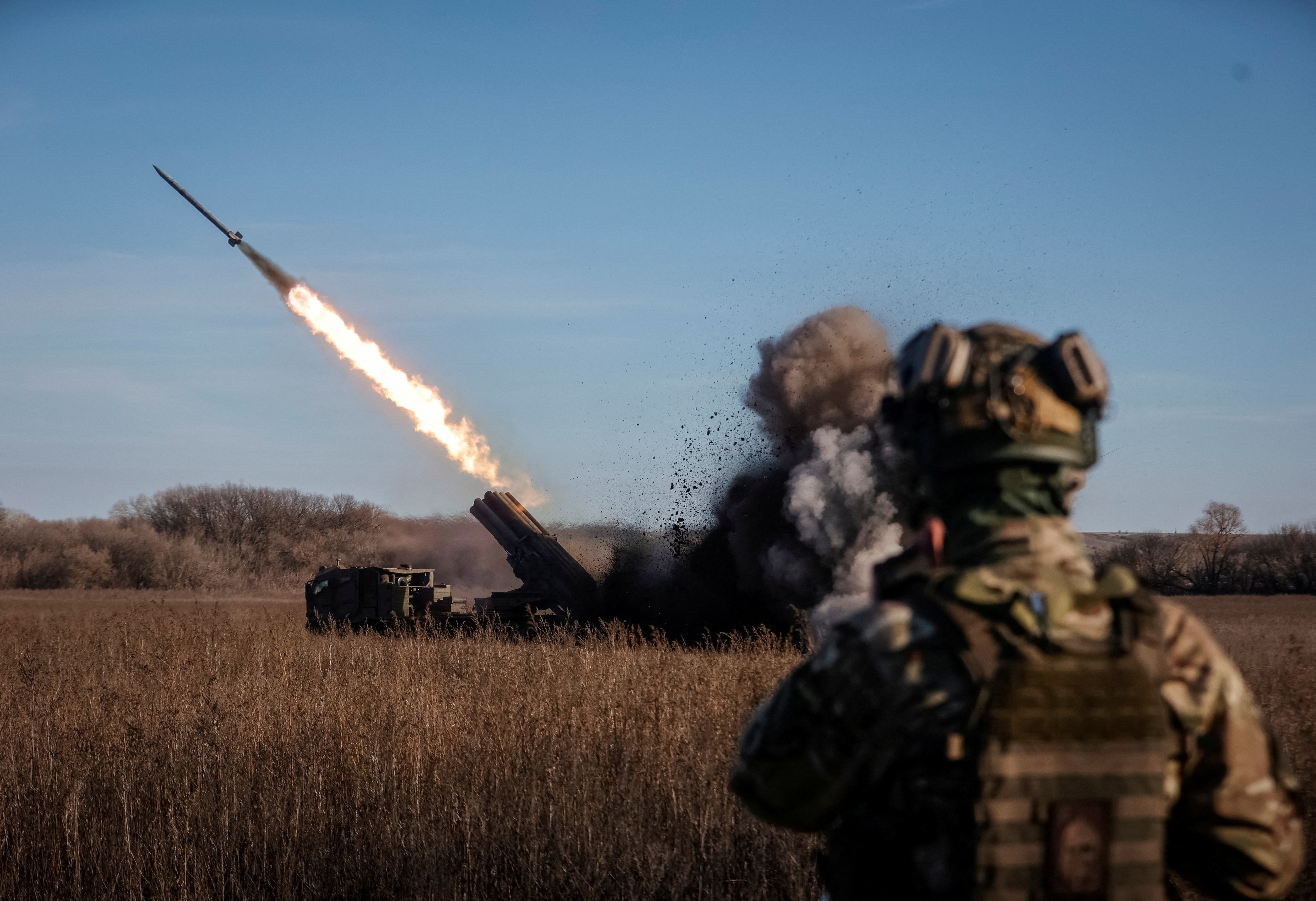 NATO đi trên dây giữa ranh giới mong manh bị kéo vào xung đột Nga-Ukraine - 2