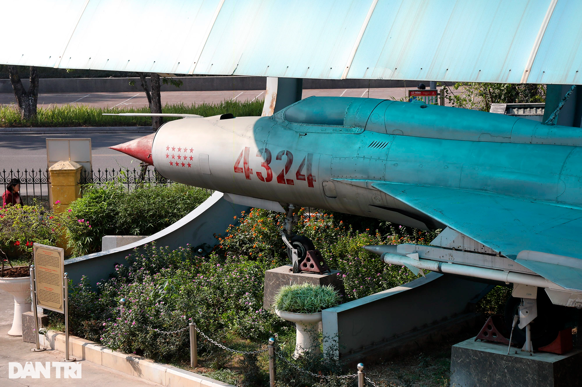 Ngắm Bảo vật Quốc gia MiG-21 từng bắn rơi nhiều máy bay B-52 của Mỹ - 2
