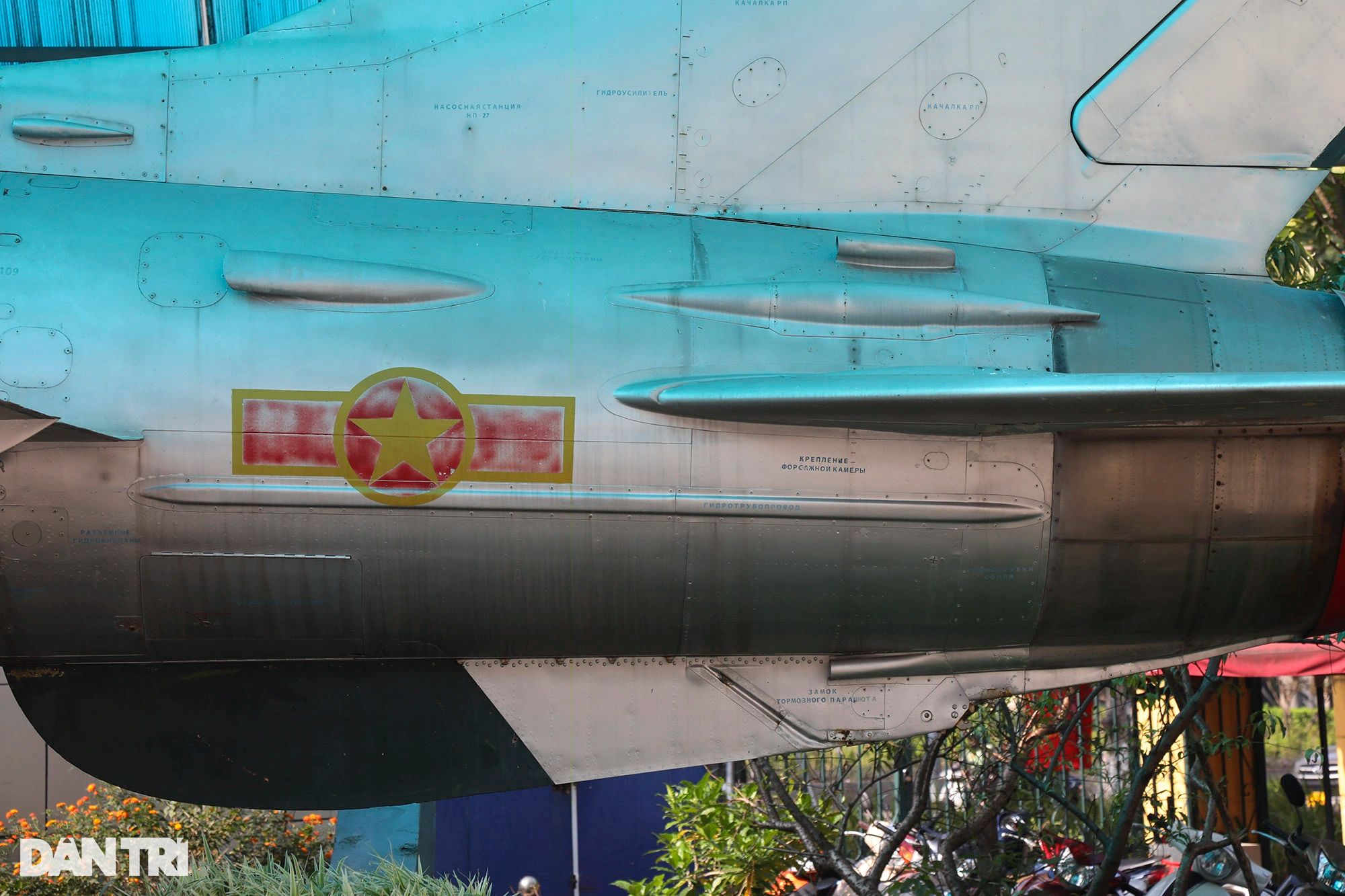 Ngắm Bảo vật Quốc gia MiG-21 từng bắn rơi nhiều máy bay B-52 của Mỹ - 8