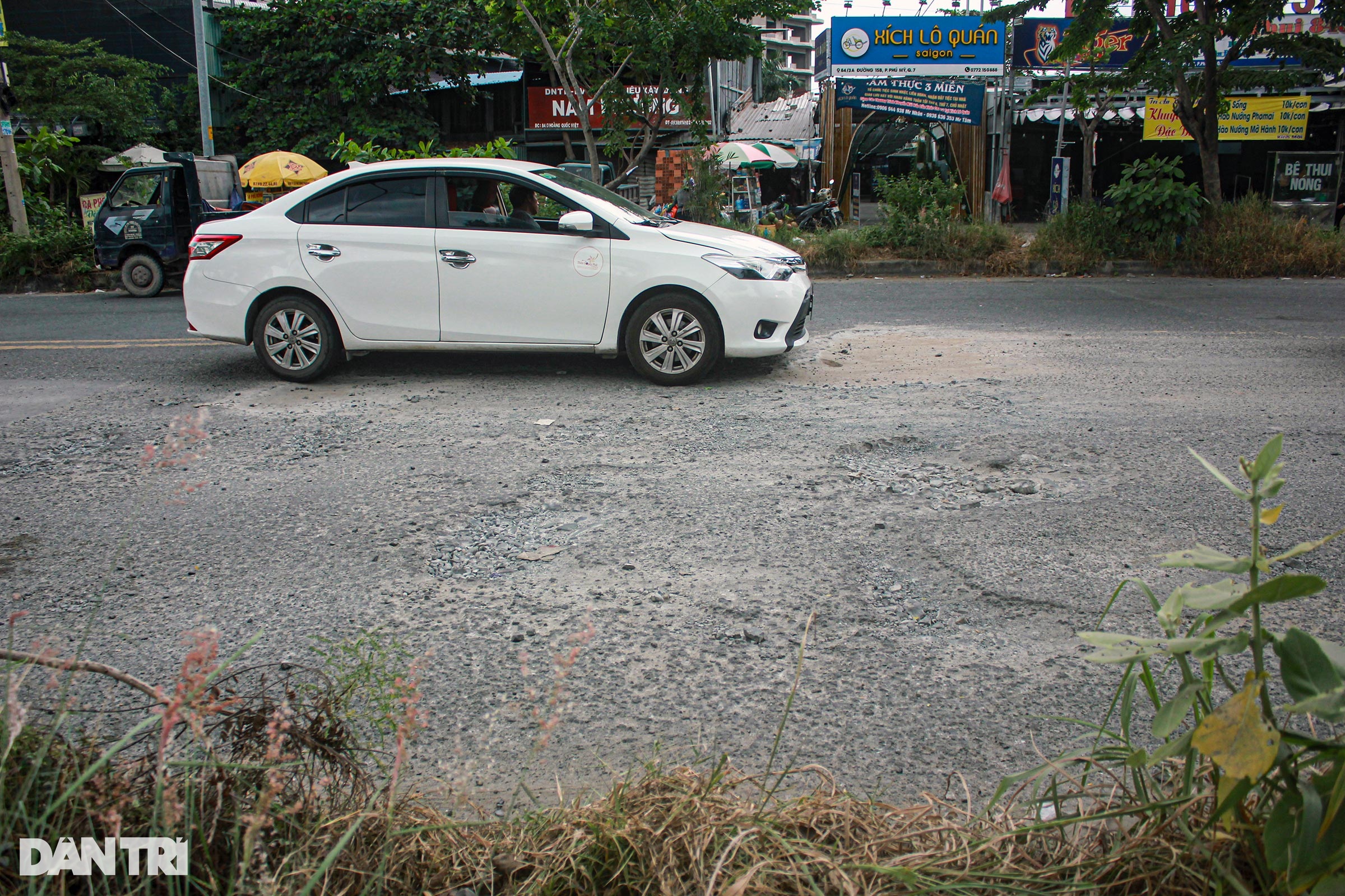 TPHCM điểm mặt con đường hư hỏng ở khu đô thị quận 7 - 1