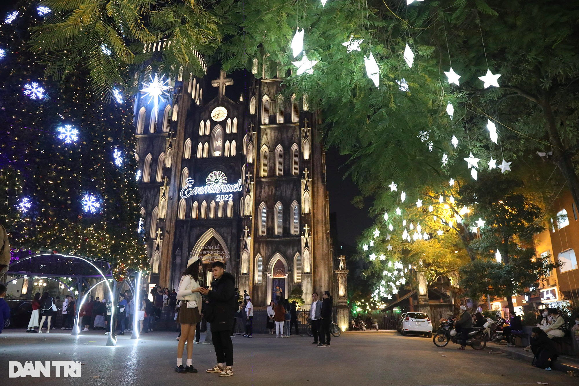 Các nhà thờ ở Hà Nội trang trí lung linh hàng nghìn ánh đèn đón Noel 2022 - 6