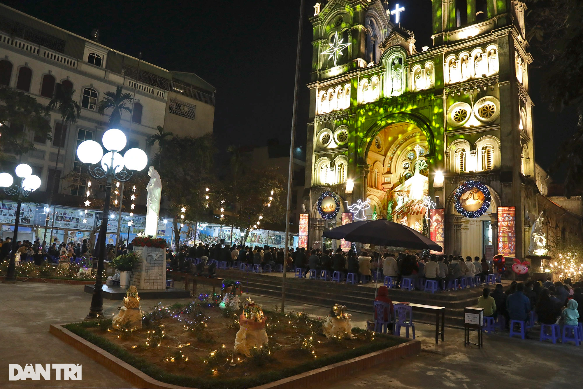 Các nhà thờ ở Hà Nội trang trí lung linh hàng nghìn ánh đèn đón Noel 2022 - 4