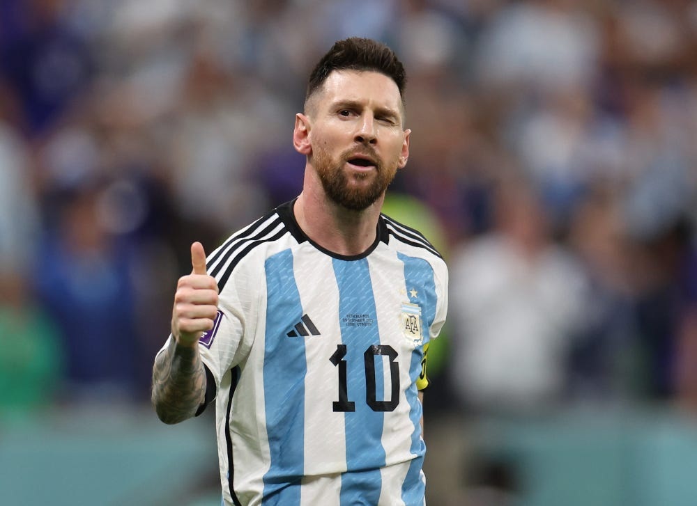 Là vận động viên kiếm nhiều tiền nhất thế giới, Messi tiêu tiền thế nào? - 1