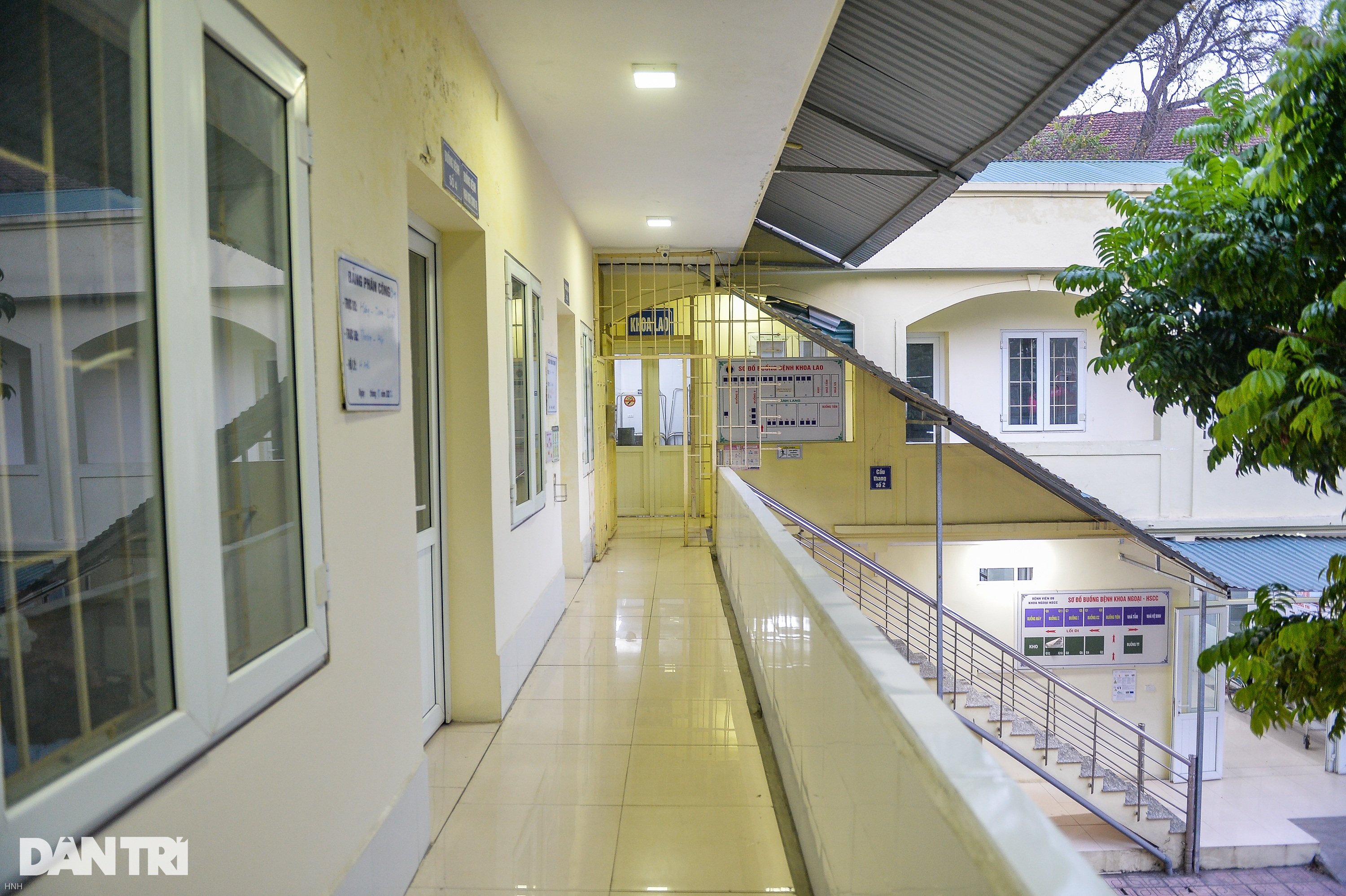 Đau xót cảnh bố tiễn 3 người con trai chết vì HIV ở bệnh viện đặc biệt - 3 Đau xót cảnh bố tiễn 3 người con trai chết vì HIV ở bệnh viện đặc biệt - 3