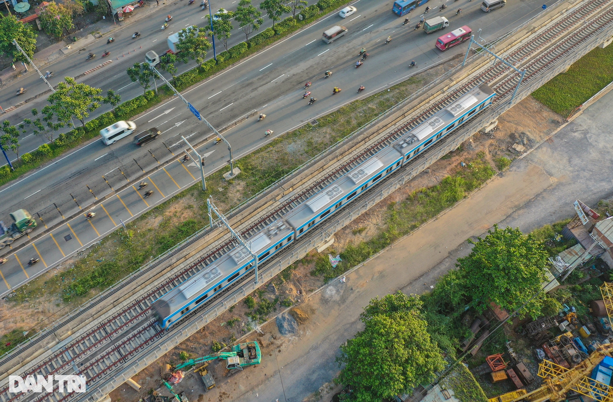 Thủ tướng đi thử nghiệm tàu metro số 1 Bến Thành - Suối Tiên - 3