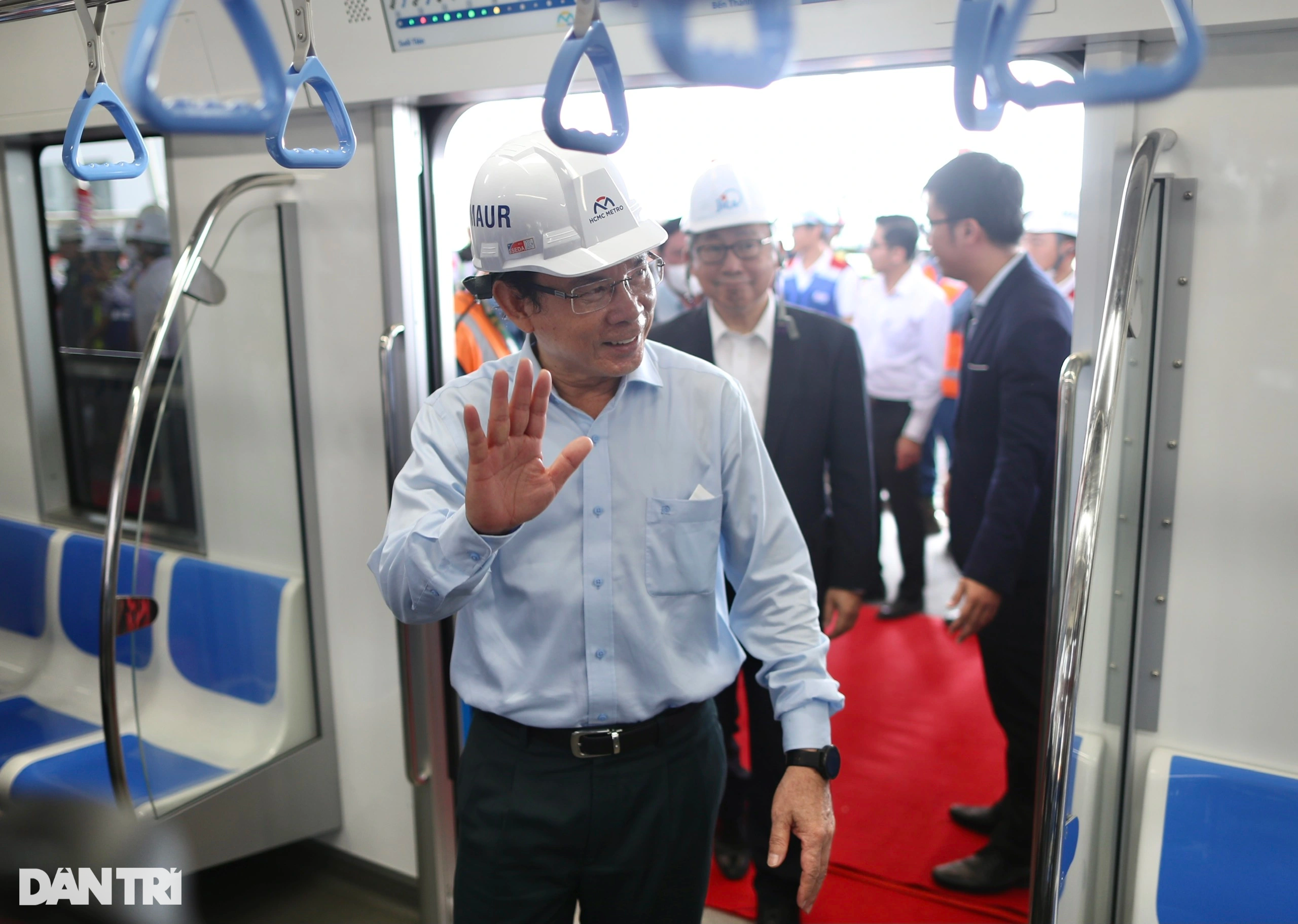 Người dân TPHCM hào hứng thử nghiệm tàu metro số 1 Bến Thành - Suối Tiên - 2