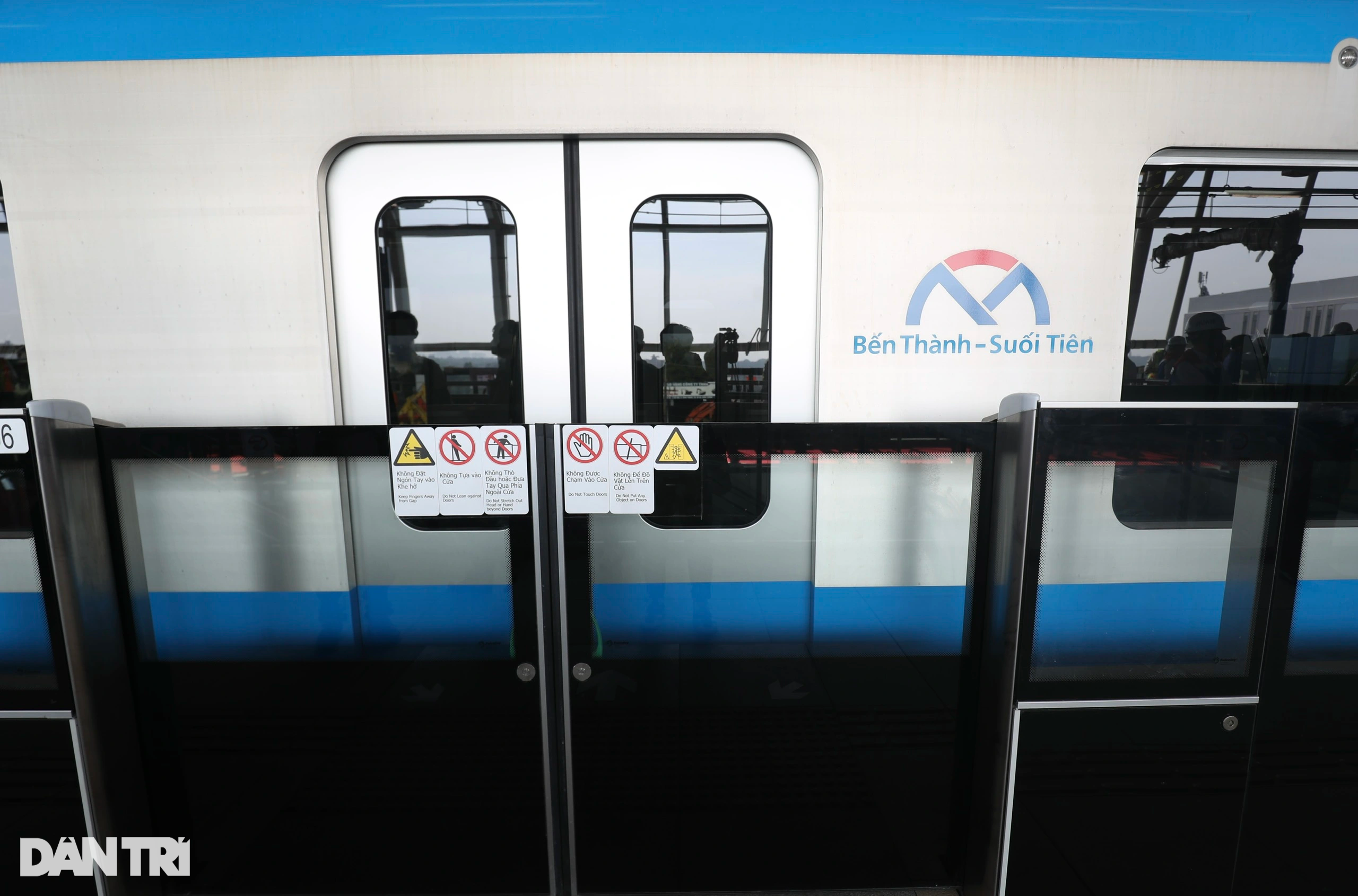 Người dân TPHCM hào hứng thử nghiệm tàu metro số 1 Bến Thành - Suối Tiên - 4