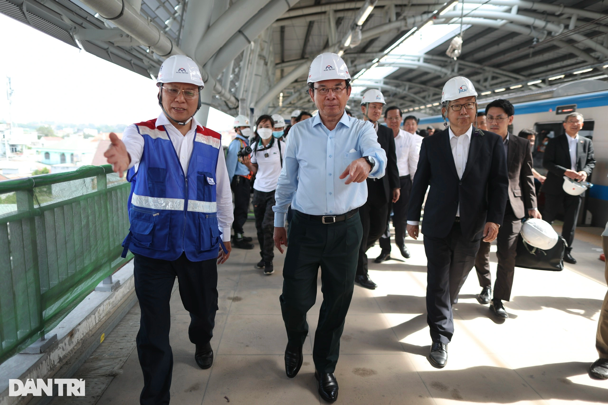 Người dân TPHCM hào hứng thử nghiệm tàu metro số 1 Bến Thành - Suối Tiên - 15