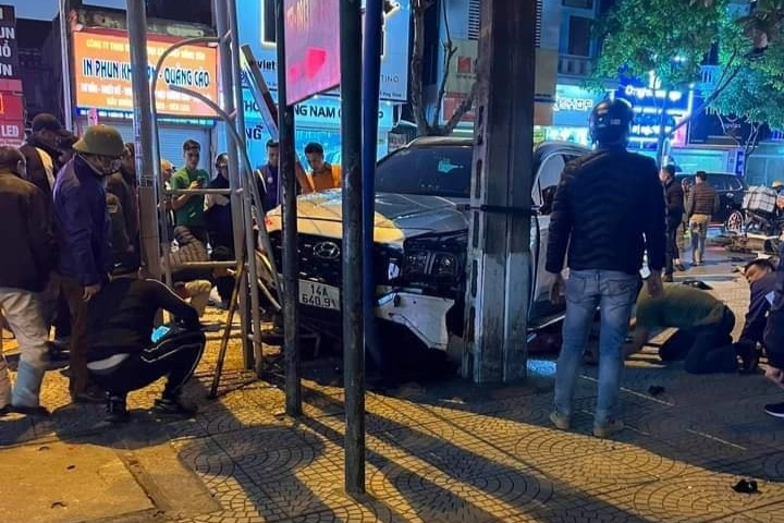 Tạm giữ hình sự lái xe Santafe gây tai nạn liên hoàn ở Quảng Ninh - 1