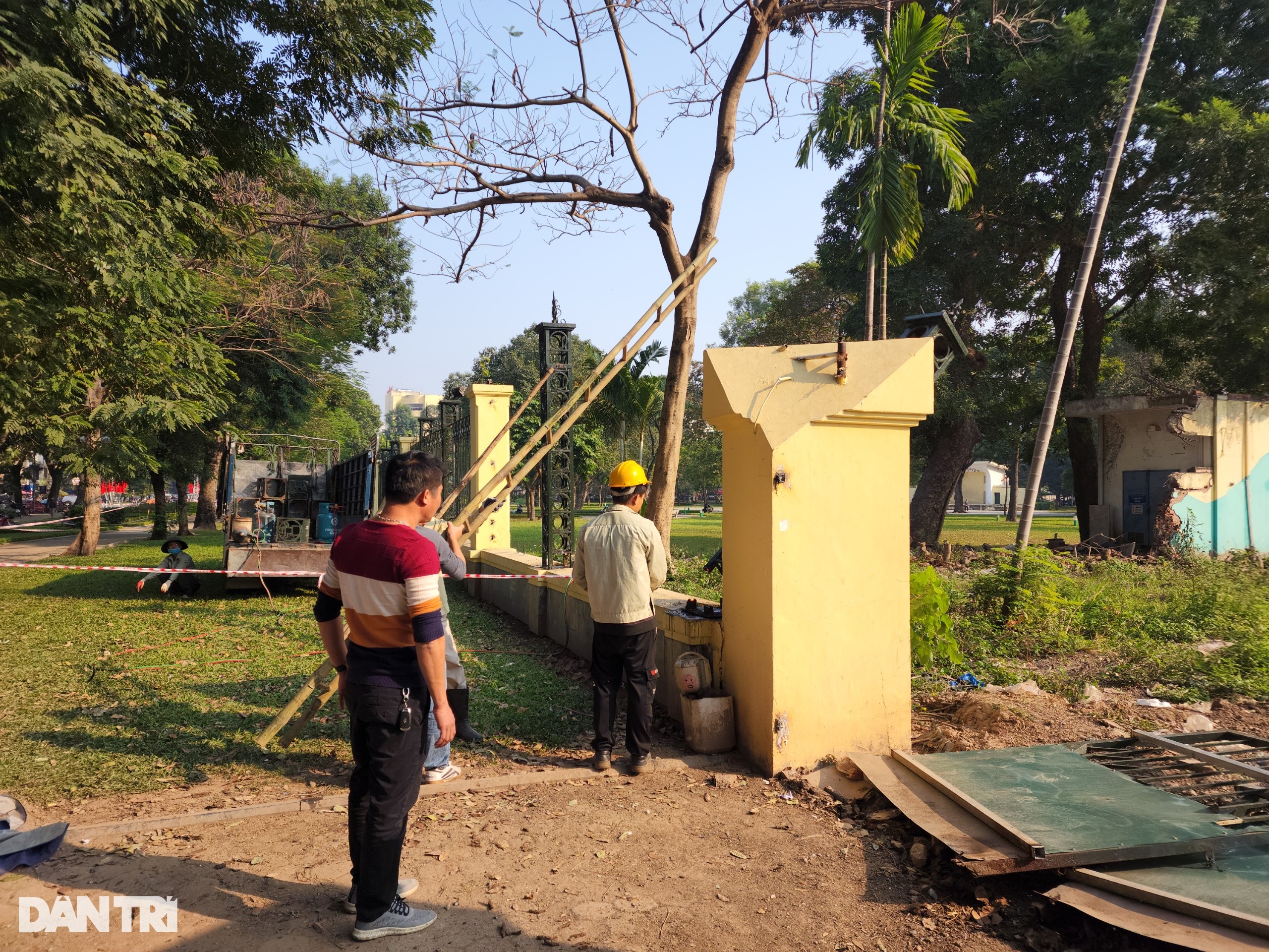 Hà Nội: Công viên Thống Nhất hạ rào để kết nối với phố đi bộ - 1