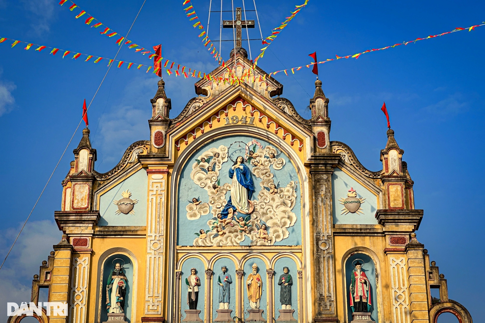 Xứ sở nhiều nhà thờ nhất Việt Nam trang hoàng lộng lẫy đón Giáng sinh - 17