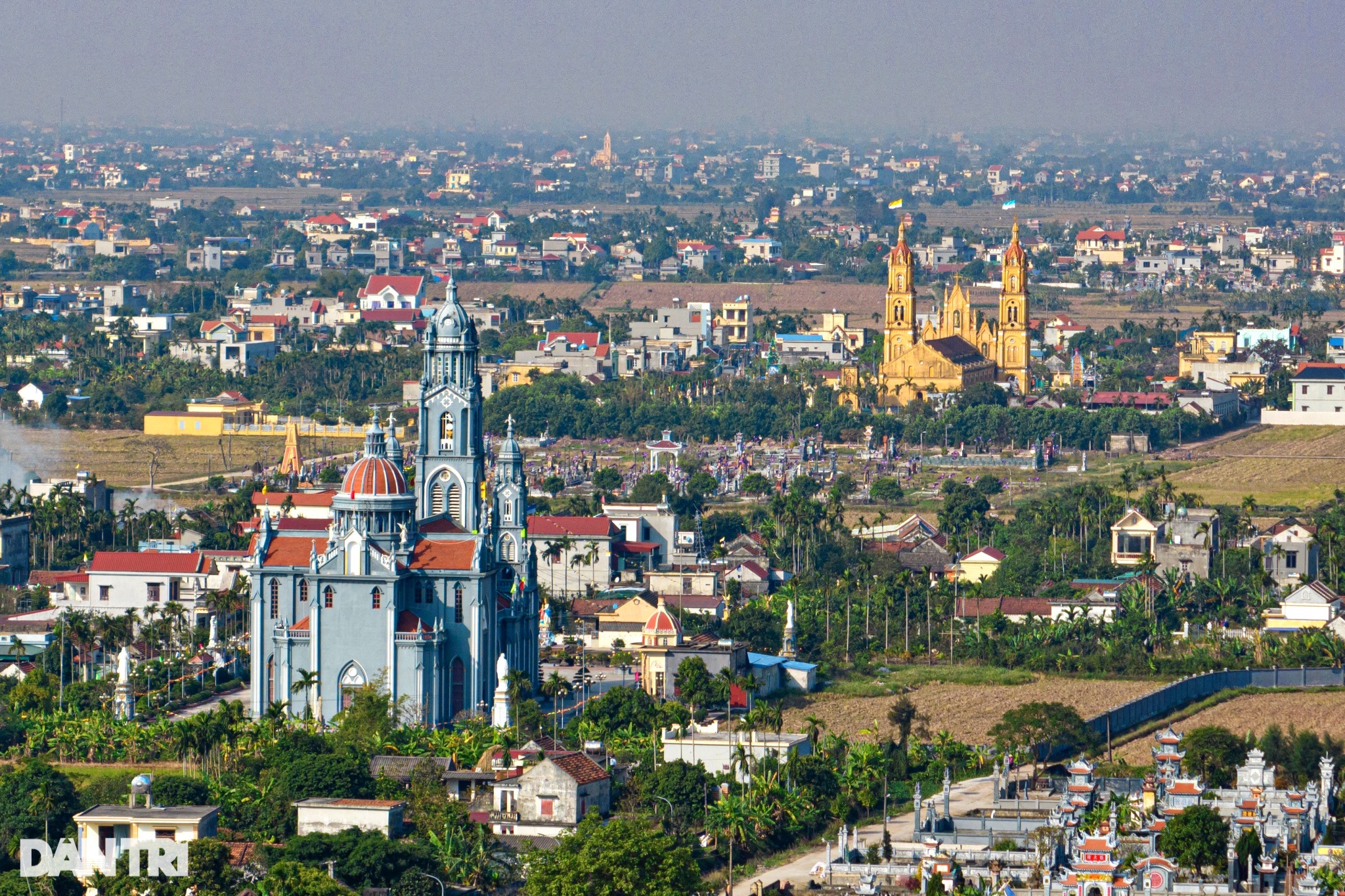 Xứ sở nhiều nhà thờ nhất Việt Nam trang hoàng lộng lẫy đón Giáng sinh - 1